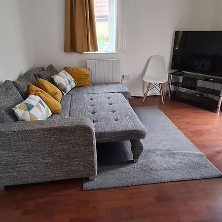 Private 2 Bed Flat Close To Excel & City Airport لندن المظهر الخارجي الصورة
