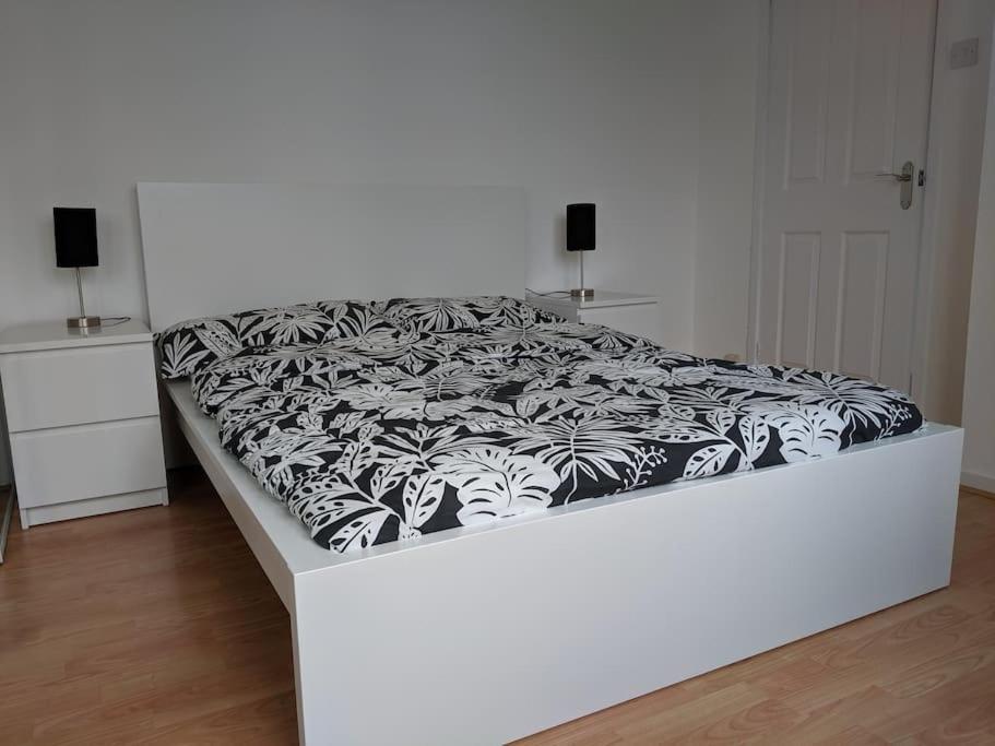 Private 2 Bed Flat Close To Excel & City Airport لندن المظهر الخارجي الصورة