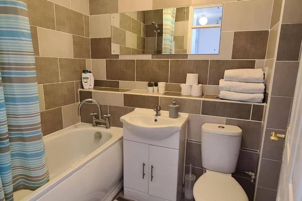 Private 2 Bed Flat Close To Excel & City Airport لندن المظهر الخارجي الصورة